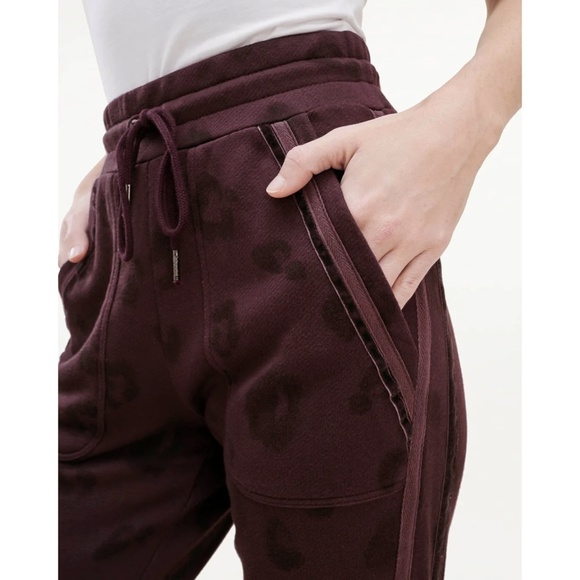 NWT Splendid Studio Corinna Jogger w/ Velvet Track Line in Black Cherry Leopard - Picture 3 of 4